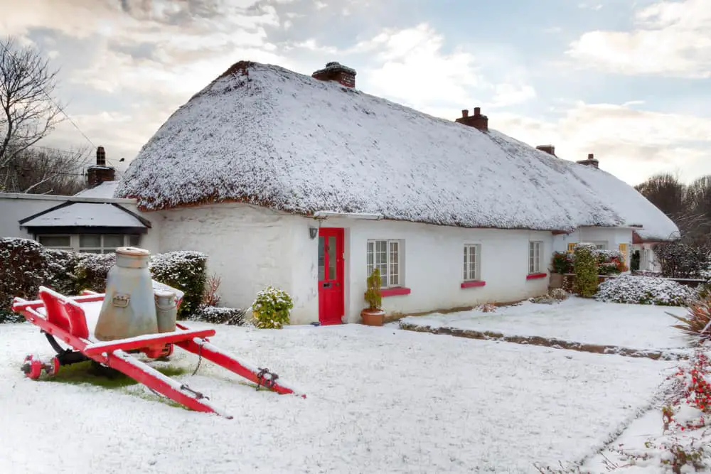 Can thatched roof handle snow