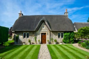 cottage vs house difference
