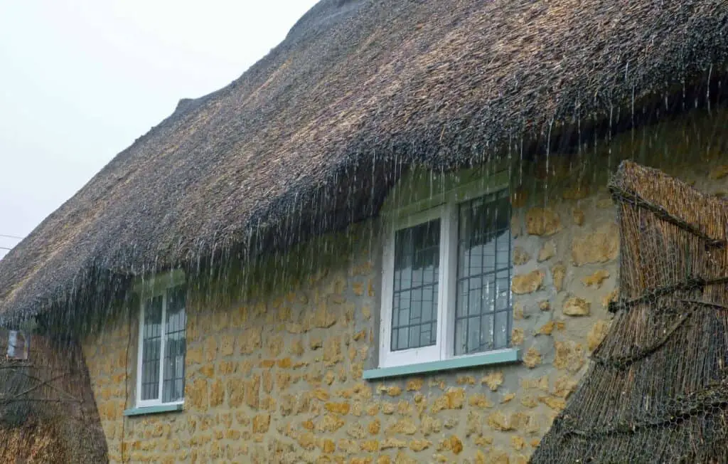 does a Thatched Roof Smell?