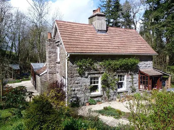 How to Insulate a Stone Cottage