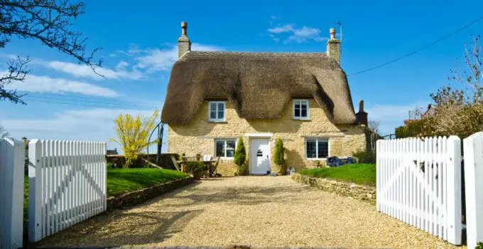What Will Happen if the Thatched Roof is Flat Like a Building?